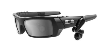 Google Launching Futuristic HUD Glasses Later This Year