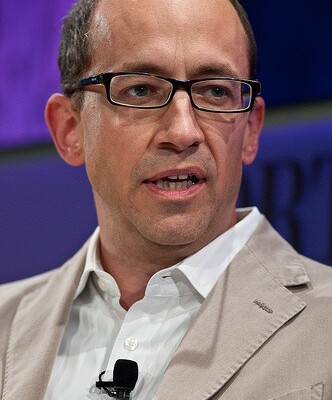 Twitter Monetizes Mobile Users as Facebook Stock Flounders