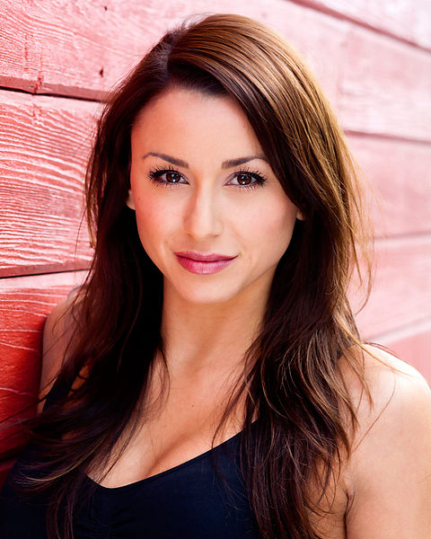 480px-Michelle-Borromeo-Actor-Headshots-Vancouver-BC20110408_0030