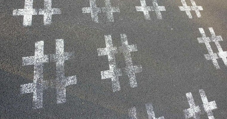 Tweets Without Hashtags or Mentions Get More Click-Throughs [STUDY]