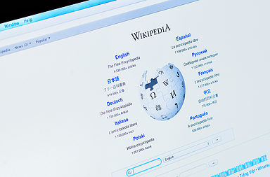 Google Traffic to Wikipedia Expected to Decline Further, Company Says