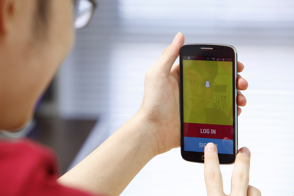 Snapchat Now Lets You Order Custom-Designed Geofilters