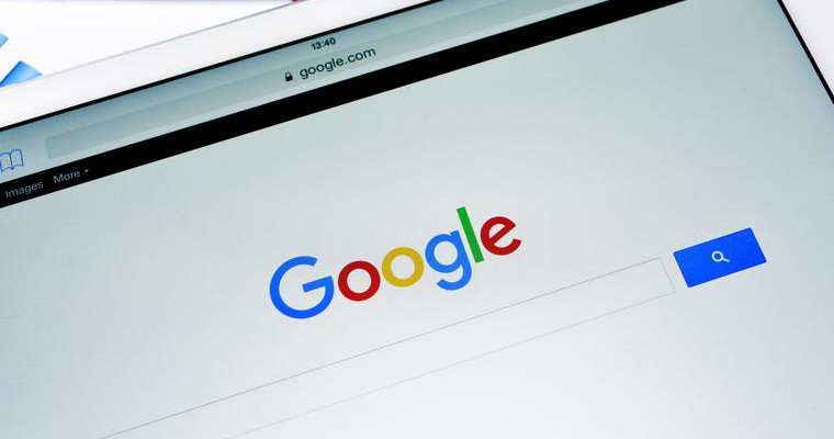 Google to stop showing ads in right hand sidebar