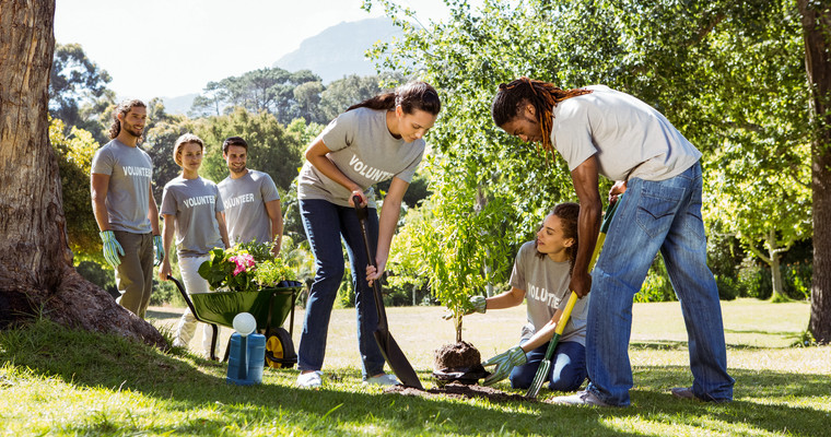 5 Ways to Get More Involved in Your Community & Grow Your Online Presence