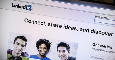Has LinkedIn Really Become Facebook? Here’s Why LinkedIn Isn’t Worried