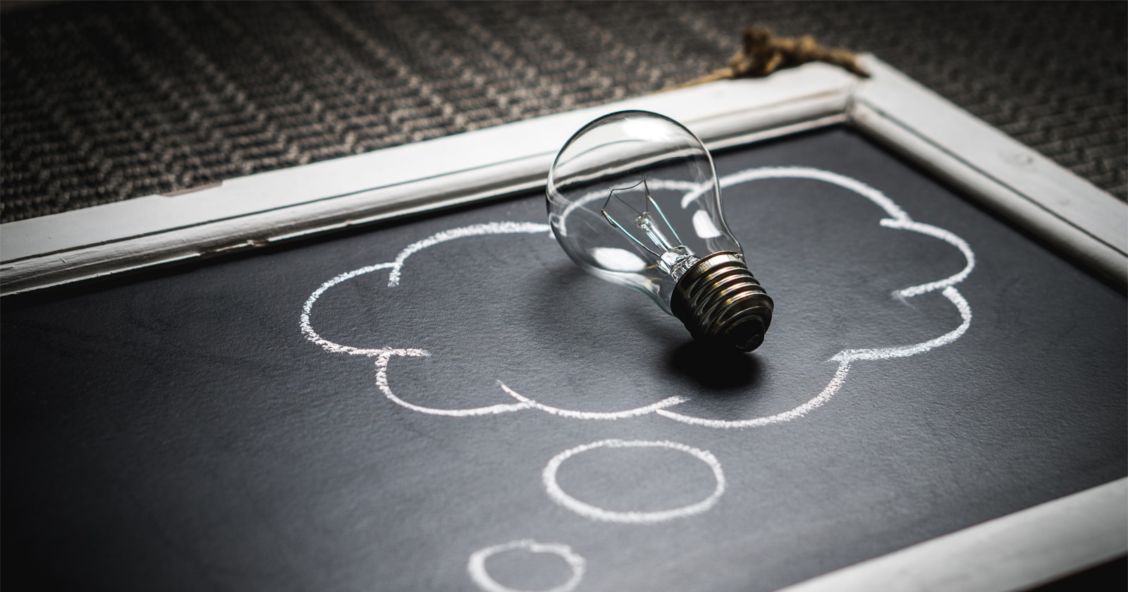 How to Become a Thought Leader in Your Niche & Build Your Brand