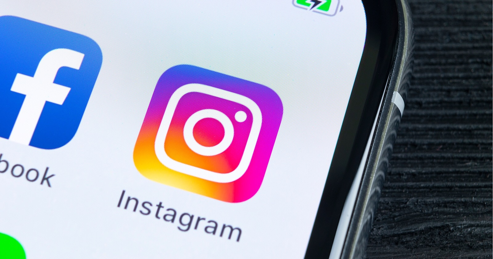 Instagram Lets Users Re-Share Posts in Stories