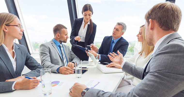 Should You Choose a PPC Agency or In-House PPC Management?