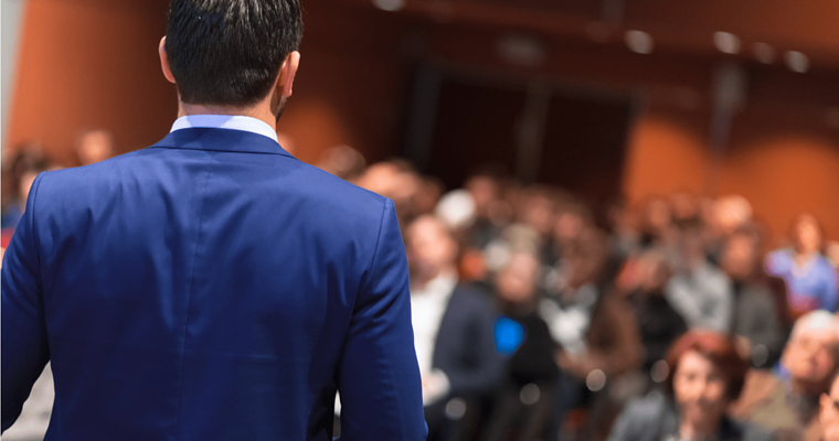 9 Expert Tips on How to Become an Effective Conference Speaker