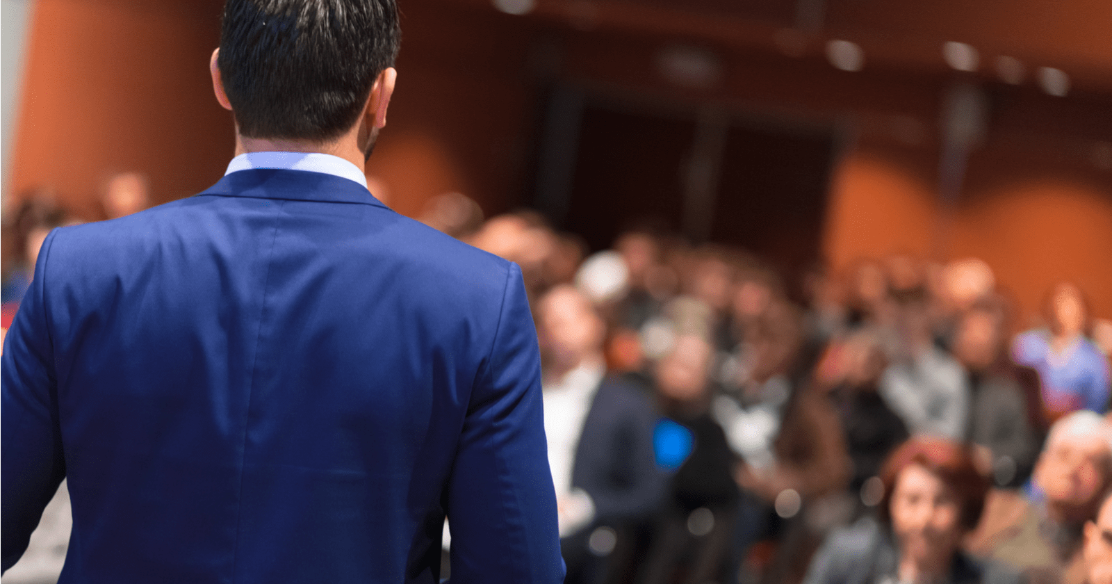 9 Expert Tips on How to Become an Effective Conference Speaker