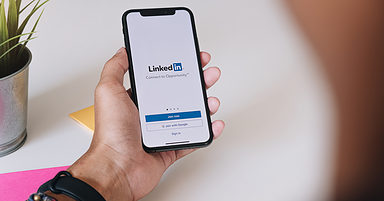 Leveraging AI For Buyer-Centric Strategies To Effectively Engage B2B Buyers