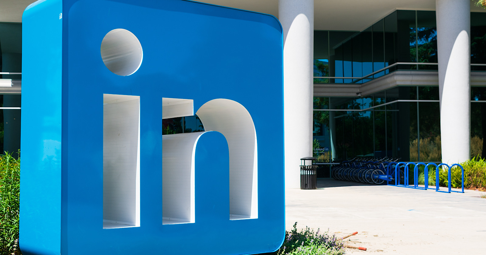 LinkedIn Lets Users Showcase Samples of Work on Their Profiles