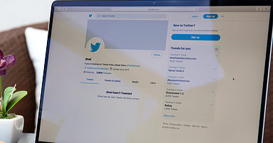 Twitter Lets Users Schedule Tweets in Advance