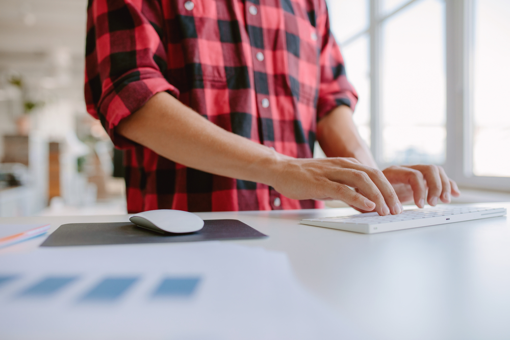 stand up desks help a writer's energy levels stay high all day