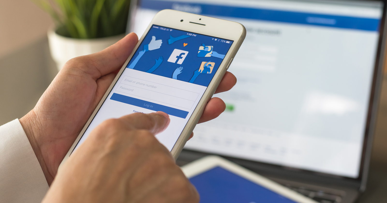 9 Best Facebook Lite App Tips and Tricks to Use It Like a Pro