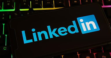 LinkedIn Adds Ratings & Reviews to User Profiles