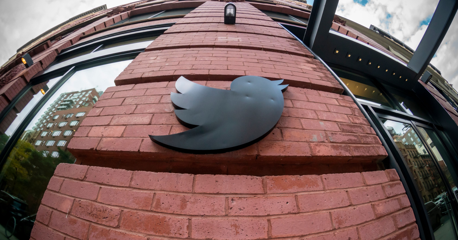 Elon Musk Hires Prolific Hacker George Hotz To Fix Twitter Search