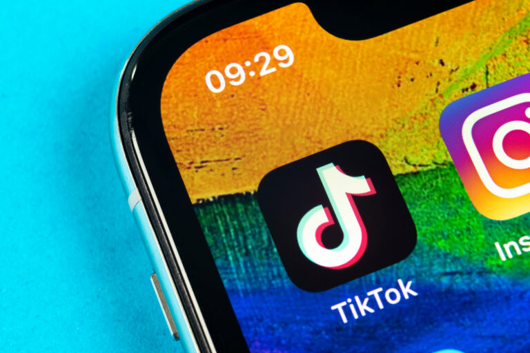 Directrices de la comunidad actualizadas de TikTok para incluir contenido de IA