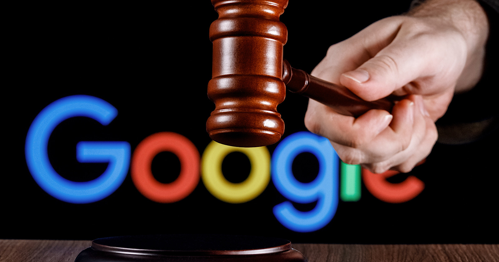 Google On Trial: Antitrust Allegations Advance via @sejournal, @MattGSouthern