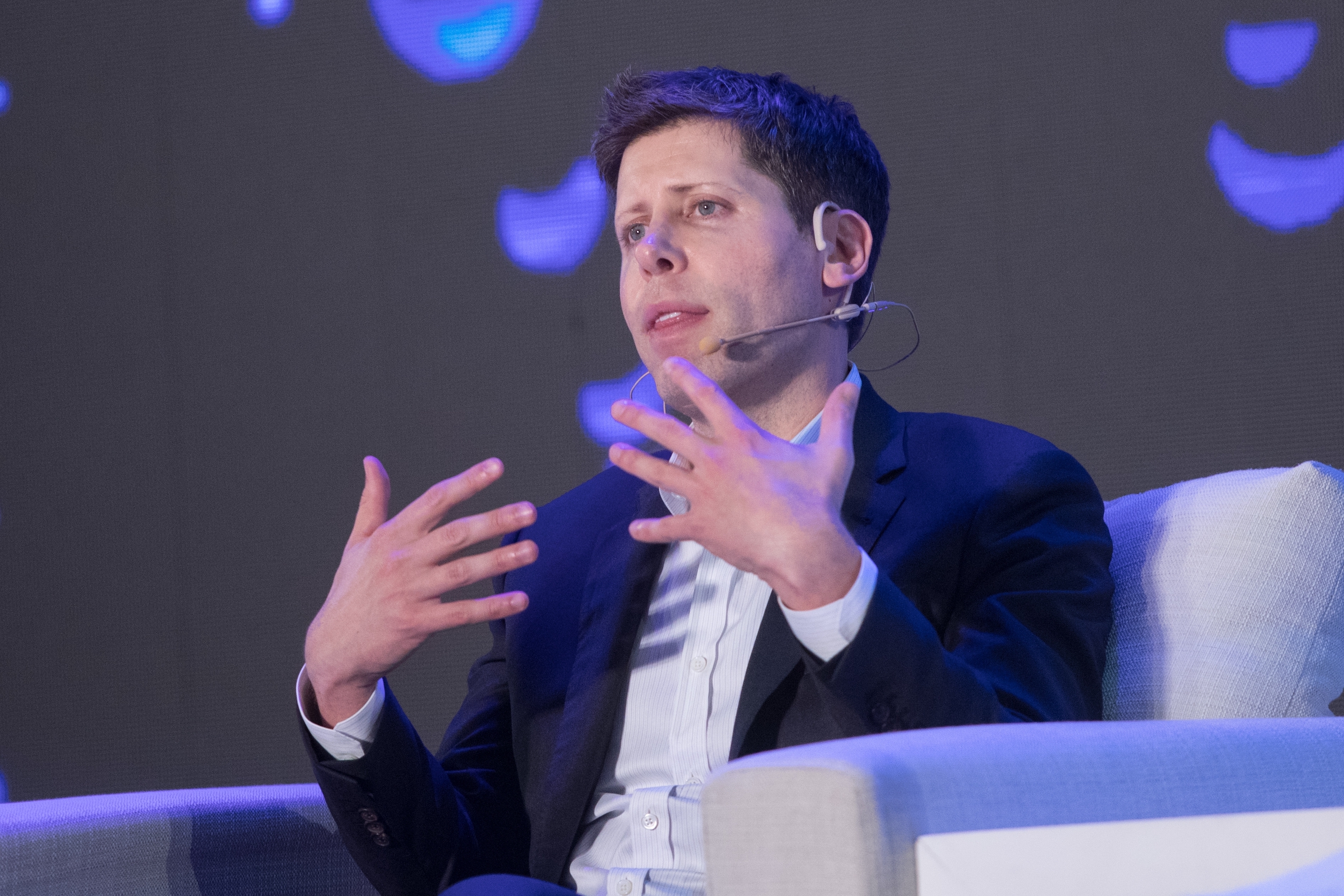 OpenAI CEO Ouster: Sam Altman, Greg Brockman Post Statements via @sejournal, @kristileilani