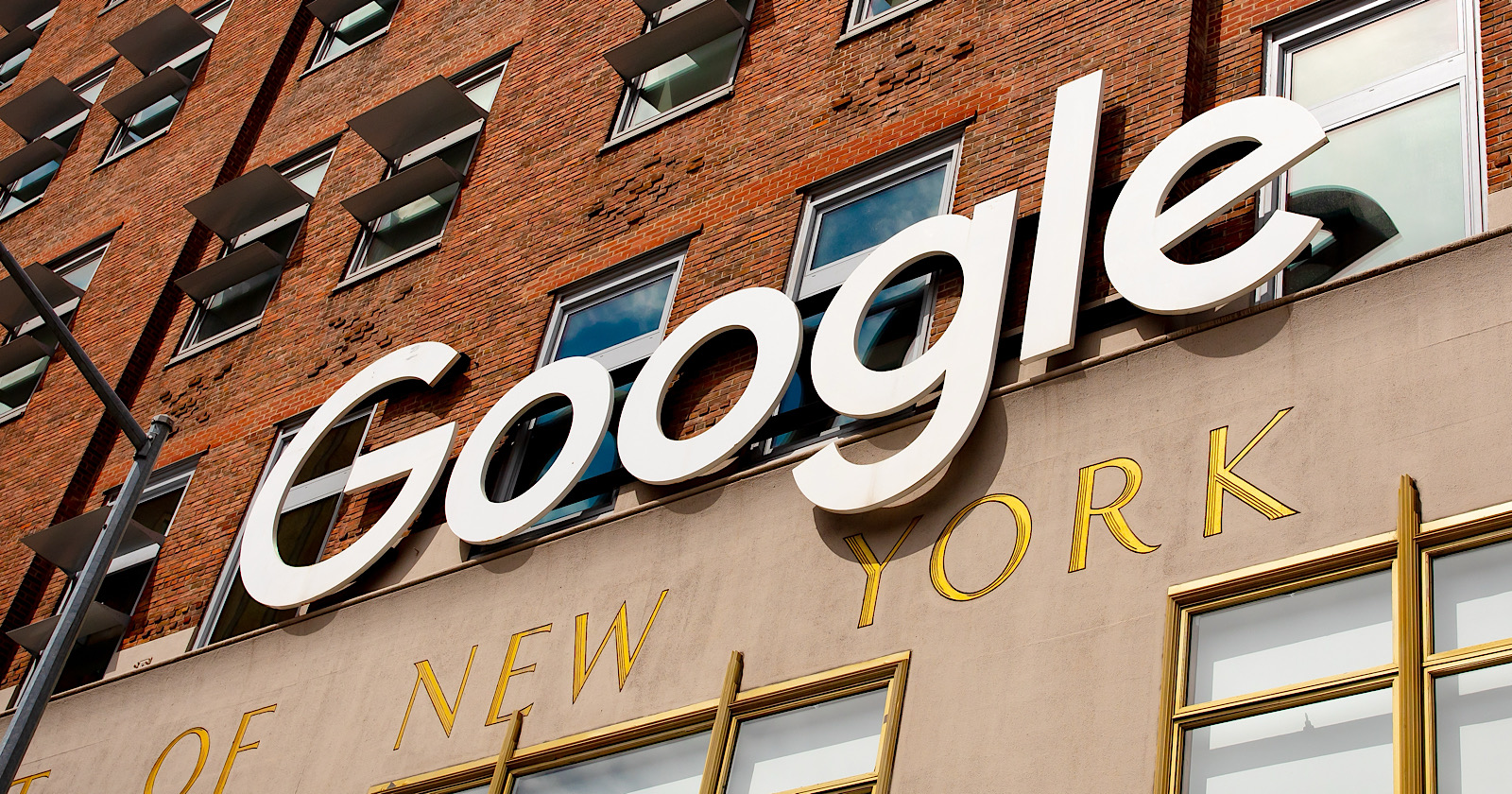Google’s Official Advice On Optimizing For AI Overviews & AI Mode via @sejournal, @MattGSouthern